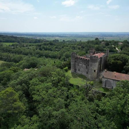 Appartement Spacieux Avec Deux Chambres Au Chateau Valence  Buitenkant foto