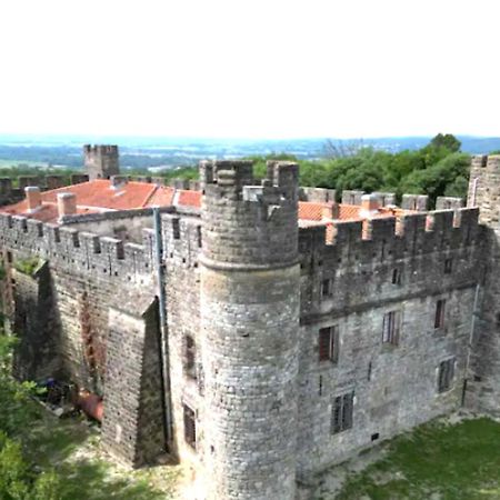 Appartement Spacieux Avec Deux Chambres Au Chateau Valence  Buitenkant foto