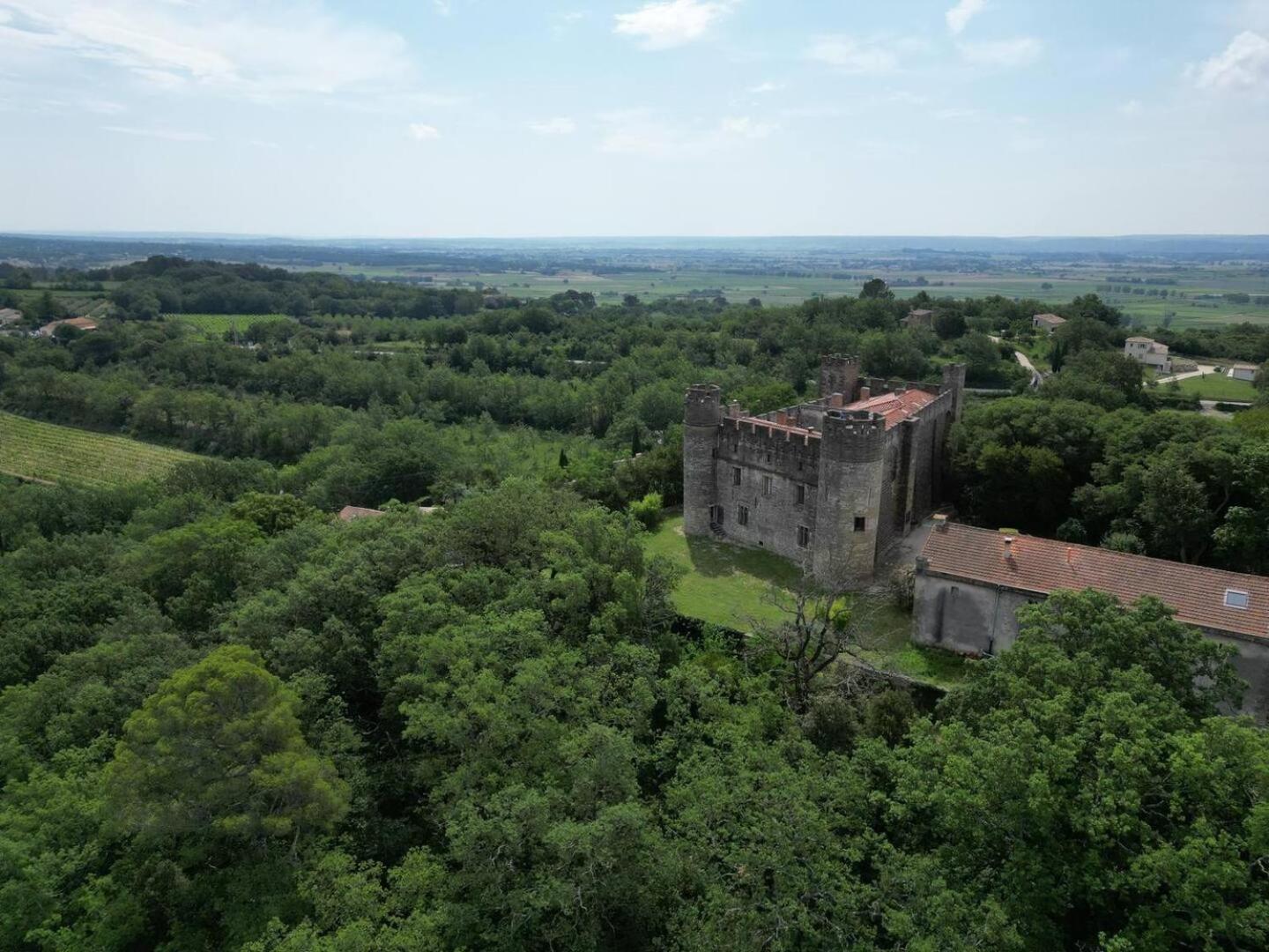 Appartement Spacieux Avec Deux Chambres Au Chateau Valence  Buitenkant foto