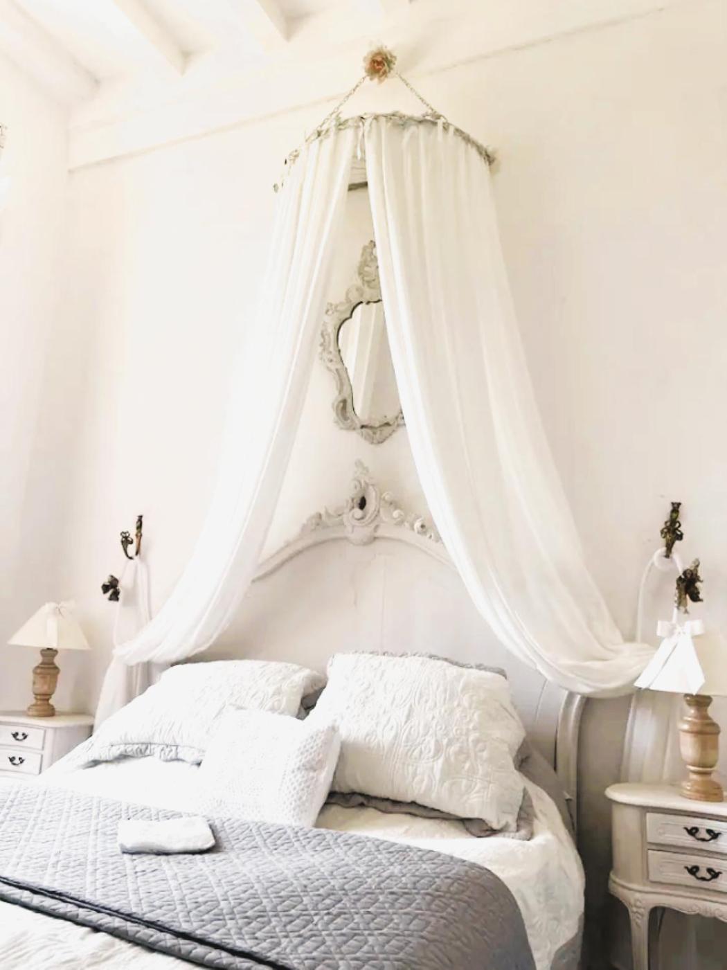 Appartement Spacieux Avec Deux Chambres Au Chateau Valence  Buitenkant foto