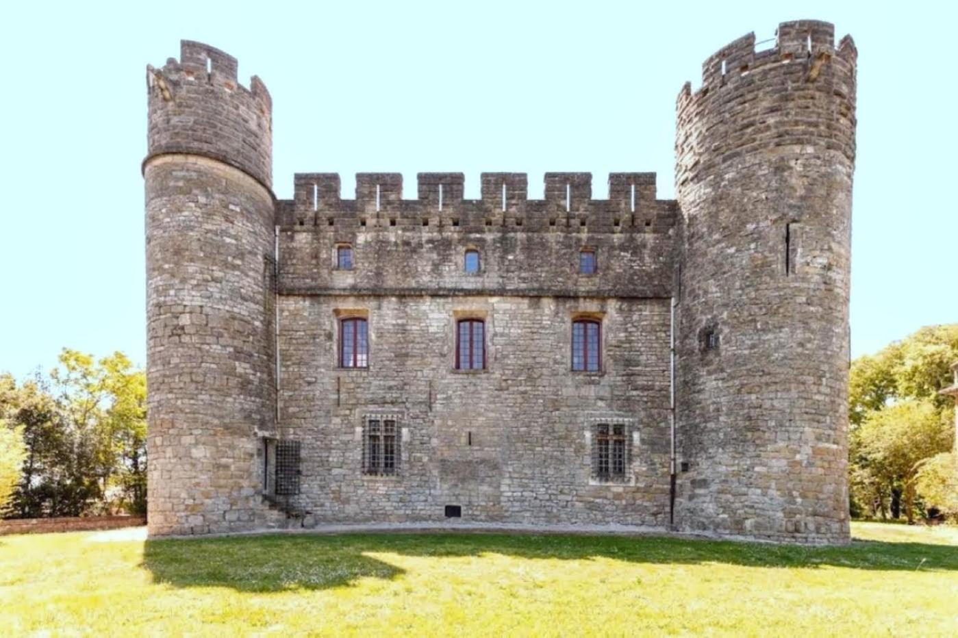 Appartement Spacieux Avec Deux Chambres Au Chateau Valence  Buitenkant foto