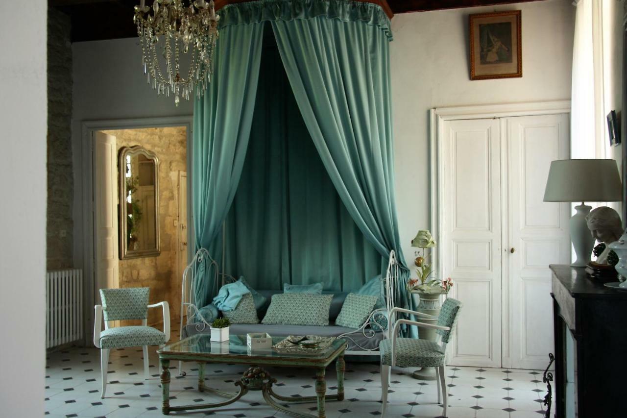 Appartement Spacieux Avec Deux Chambres Au Chateau Valence  Buitenkant foto